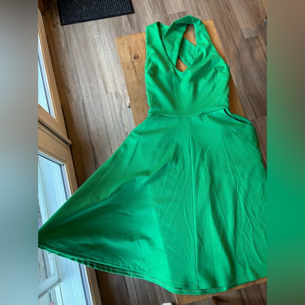 Chic Backless Green Dress